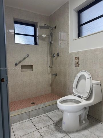 5260 SW 2nd St, Miami, FL 33134