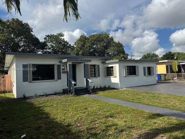 5260 SW 2nd St, Miami, FL 33134