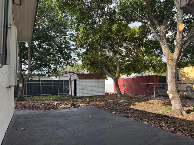 5260 SW 2nd St, Miami, FL 33134