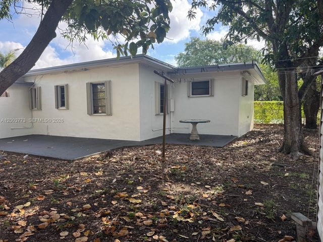 5260 SW 2nd St, Miami, FL 33134