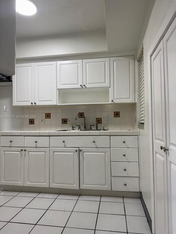 5260 SW 2nd St, Miami, FL 33134