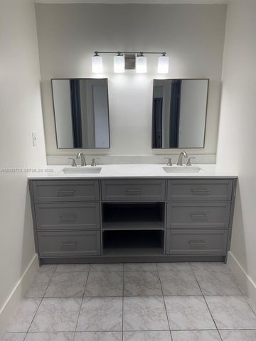 5260 SW 2nd St, Miami, FL 33134