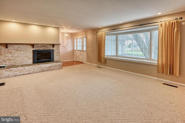 601 N COLLEGE ST, Myerstown, PA 17067
