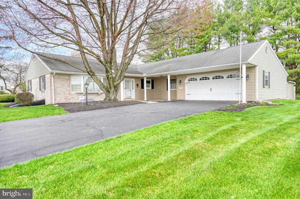 601 N COLLEGE ST, Myerstown, PA 17067