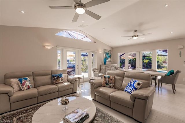 212 SE 31st TER, Cape Coral, FL 33904