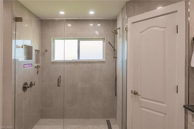 212 SE 31st TER, Cape Coral, FL 33904