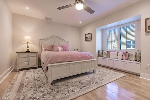 212 SE 31st TER, Cape Coral, FL 33904