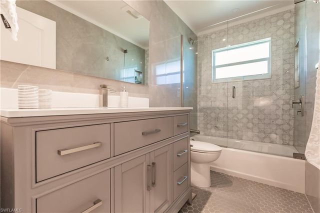 212 SE 31st TER, Cape Coral, FL 33904