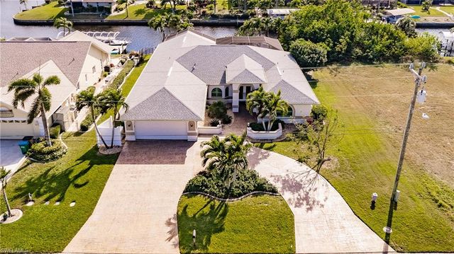 212 SE 31st TER, Cape Coral, FL 33904