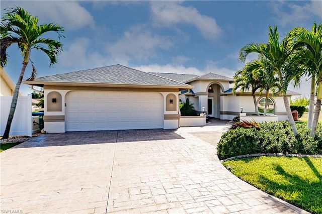 212 SE 31st TER, Cape Coral, FL 33904