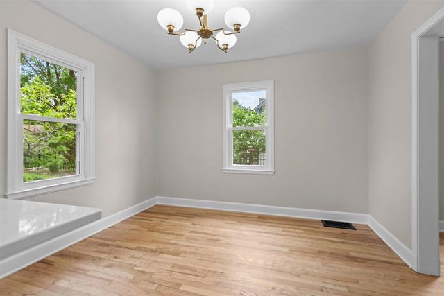 706 LINCOLN STREET, Neenah, WI 54956