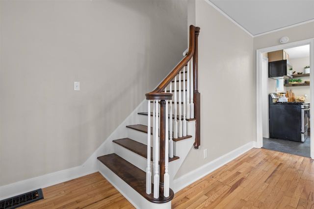 706 LINCOLN STREET, Neenah, WI 54956
