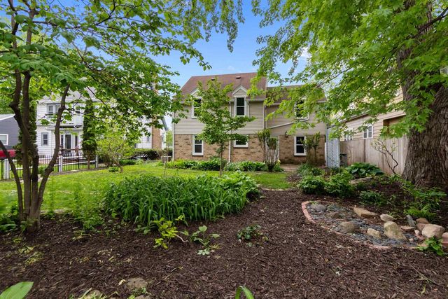 706 LINCOLN STREET, Neenah, WI 54956