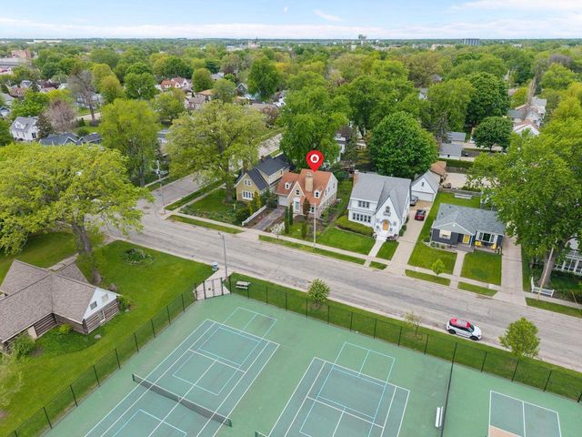 706 LINCOLN STREET, Neenah, WI 54956