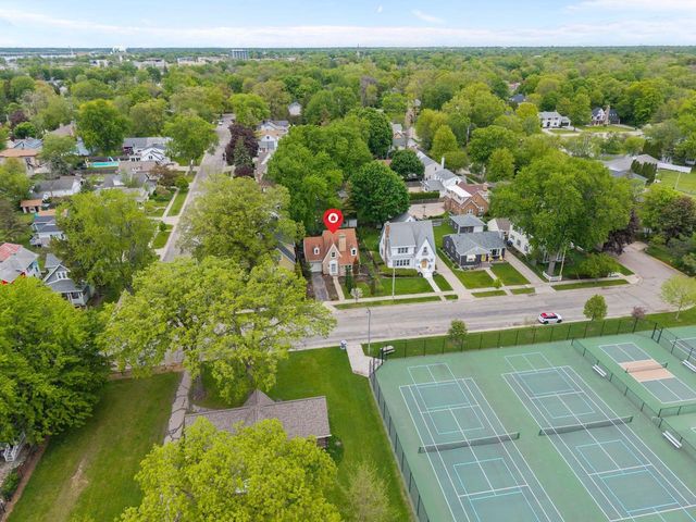 706 LINCOLN STREET, Neenah, WI 54956
