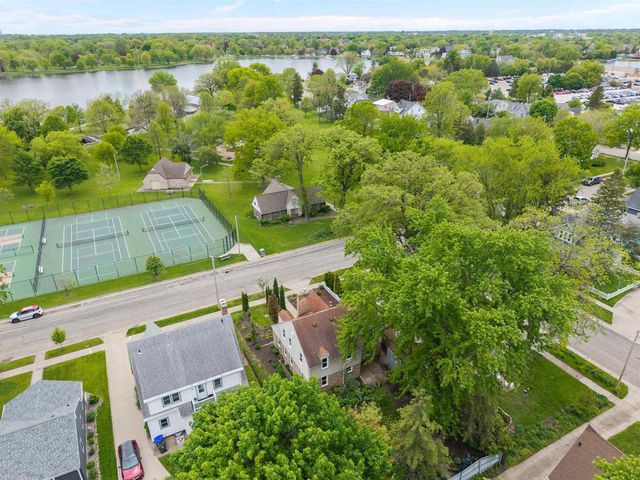 706 LINCOLN STREET, Neenah, WI 54956