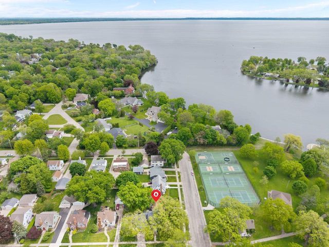 706 LINCOLN STREET, Neenah, WI 54956