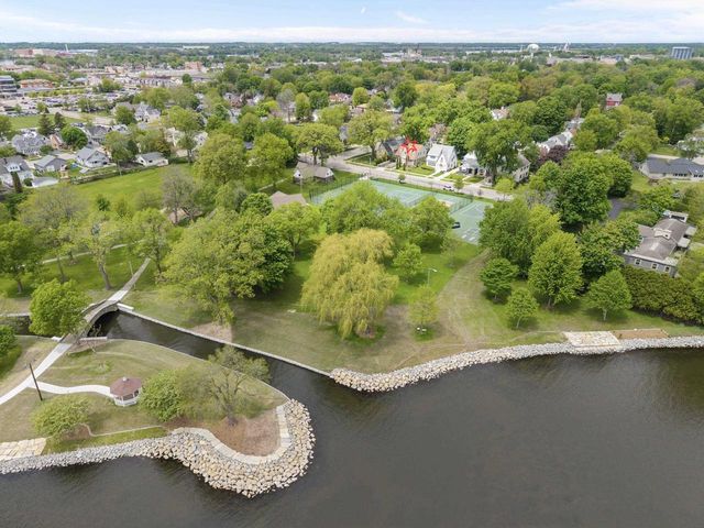 706 LINCOLN STREET, Neenah, WI 54956