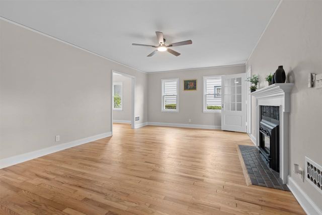 706 LINCOLN STREET, Neenah, WI 54956