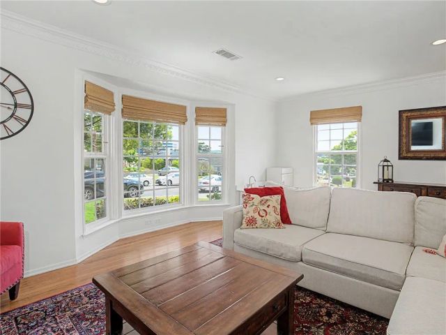 6132 W 75th Street, Los Angeles, CA 90045