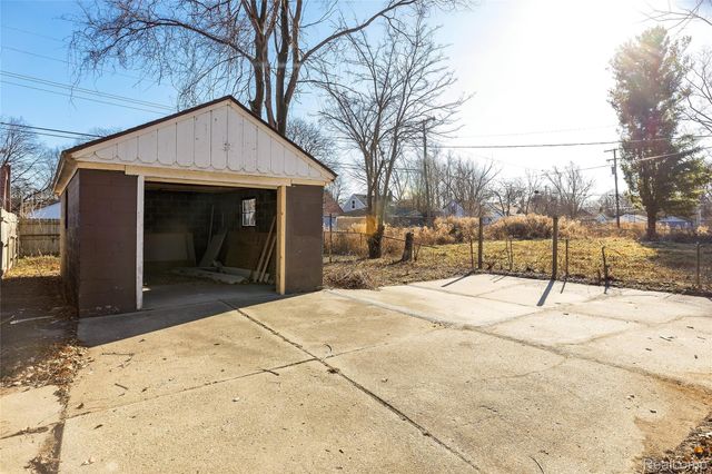 12058 Wayburn, Detroit, MI 48224