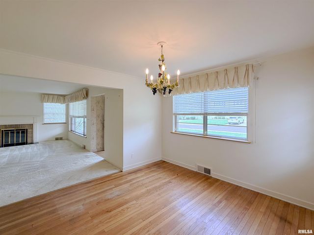 814 W STRATFORD Drive, Peoria, IL 61614