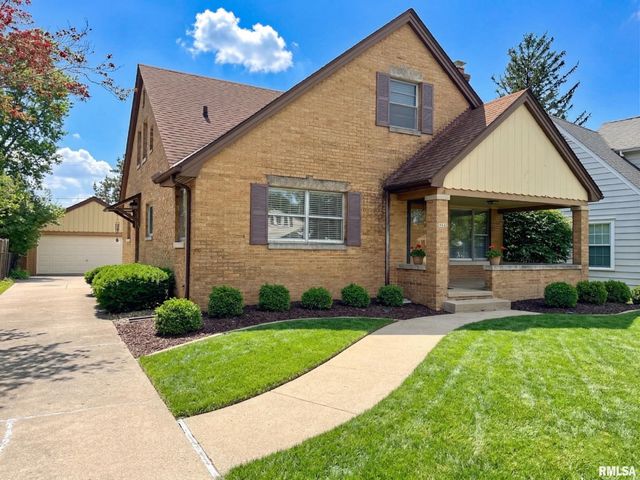 814 W STRATFORD Drive, Peoria, IL 61614
