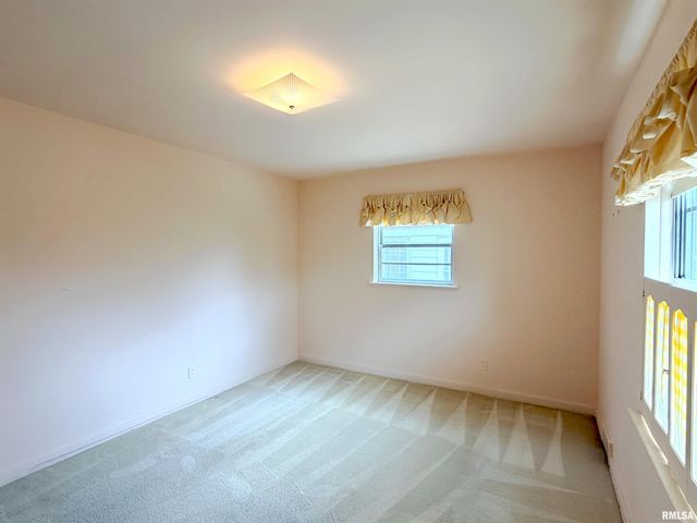 814 W STRATFORD Drive, Peoria, IL 61614