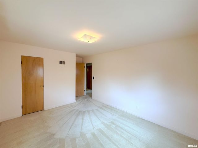 814 W STRATFORD Drive, Peoria, IL 61614