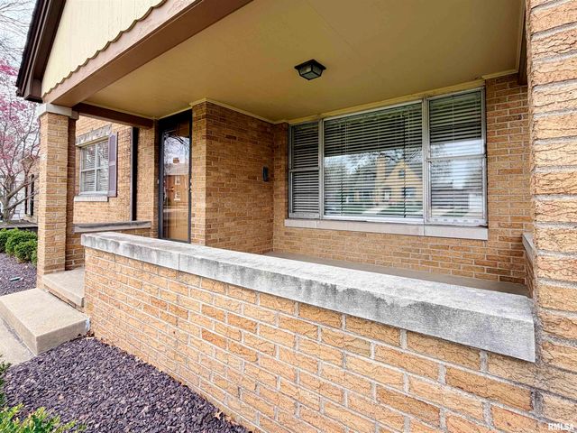 814 W STRATFORD Drive, Peoria, IL 61614