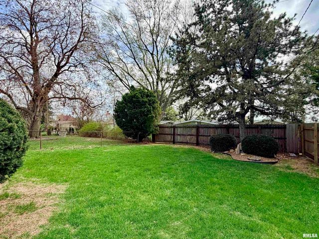 814 W STRATFORD Drive, Peoria, IL 61614