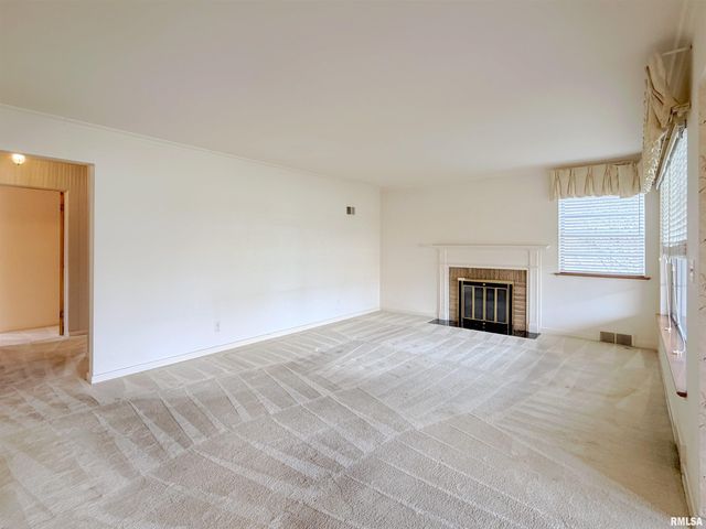814 W STRATFORD Drive, Peoria, IL 61614