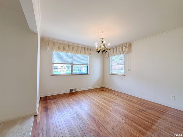 814 W STRATFORD Drive, Peoria, IL 61614