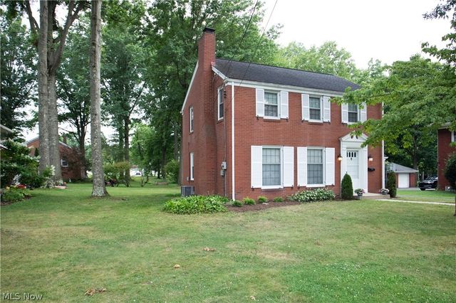 655 E Liberty Street, Hubbard, OH 44425