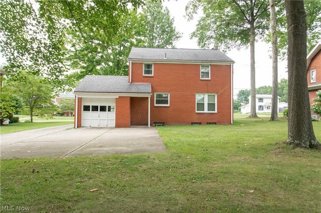 655 E Liberty Street, Hubbard, OH 44425