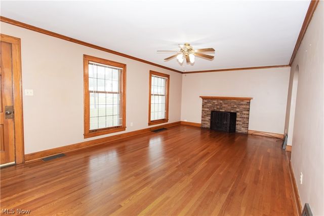 655 E Liberty Street, Hubbard, OH 44425