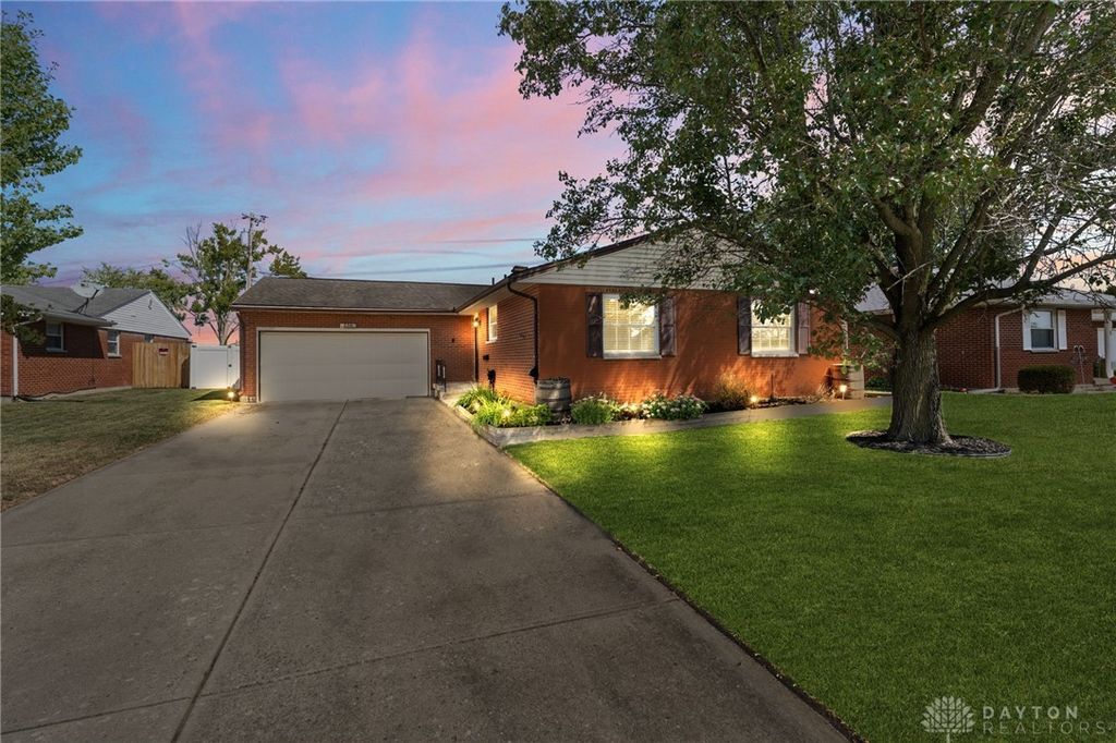 230 Stadium Avenue, West Carrollton, OH 45449