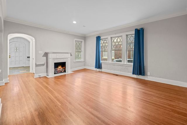 929 UNIVERSITY ST, Memphis, TN 38107