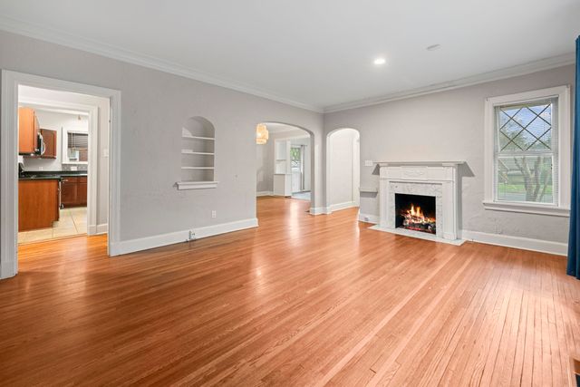 929 UNIVERSITY ST, Memphis, TN 38107