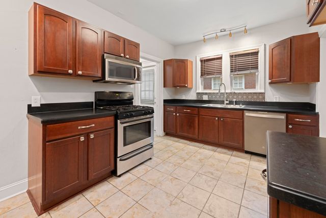 929 UNIVERSITY ST, Memphis, TN 38107