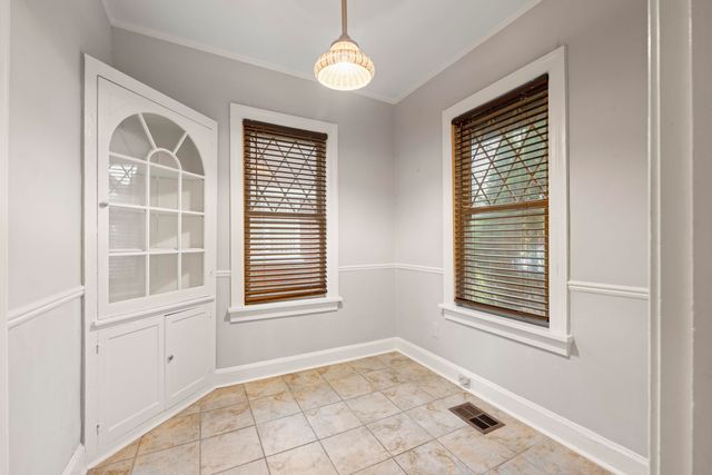 929 UNIVERSITY ST, Memphis, TN 38107