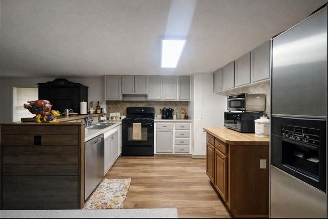 104 W Paradise Drive, Trinity, TX 75862