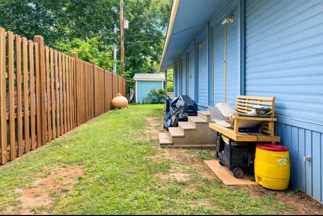 104 W Paradise Drive, Trinity, TX 75862