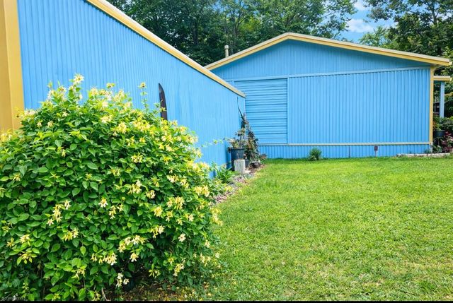 104 W Paradise Drive, Trinity, TX 75862