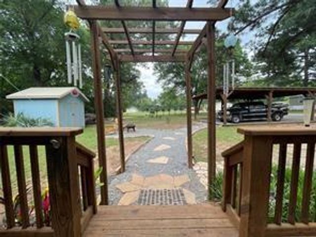 104 W Paradise Drive, Trinity, TX 75862