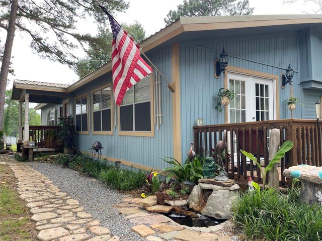 104 W Paradise Drive, Trinity, TX 75862