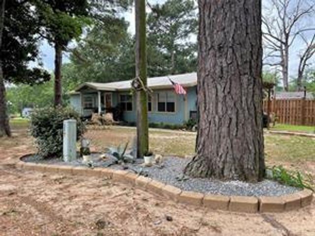 104 W Paradise Drive, Trinity, TX 75862