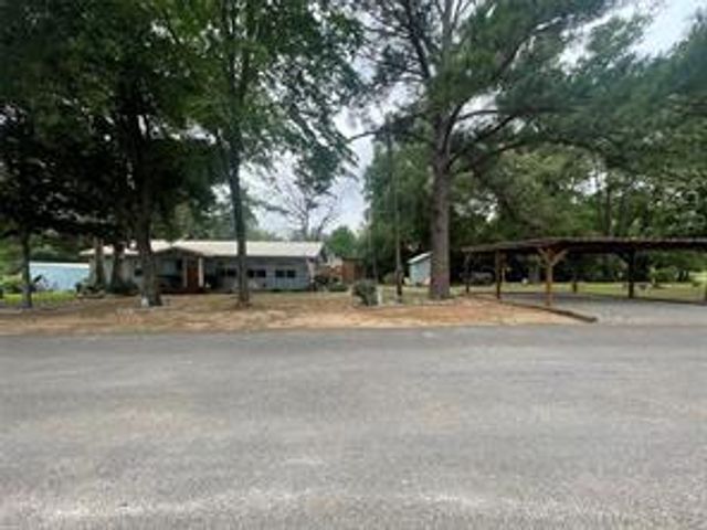 104 W Paradise Drive, Trinity, TX 75862