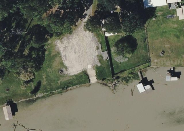 104 W Paradise Drive, Trinity, TX 75862