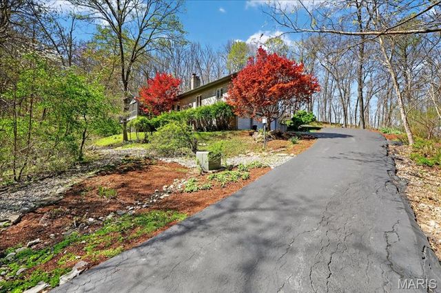 19256 Brookhollow Drive, Wildwood, MO 63038